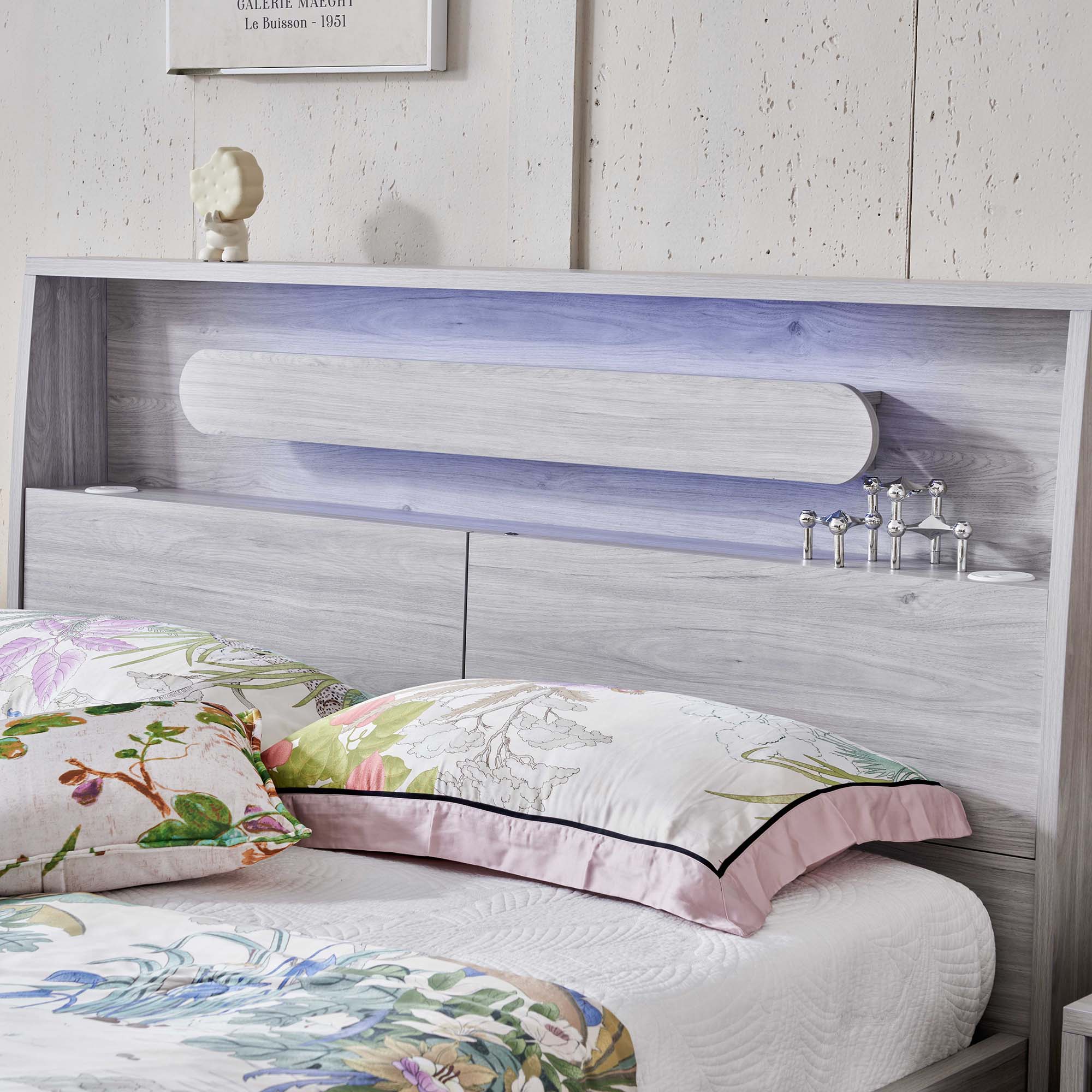 Detail image of the  Nova Stone Oak Qb Bed W/3 Drawers from Forty Winks