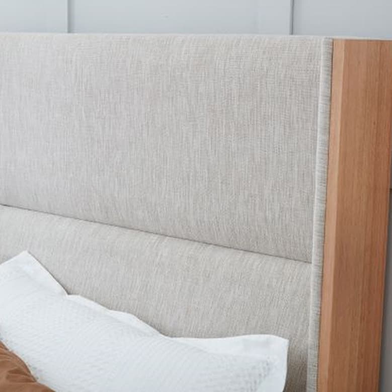 Lifestyle image of the  Rialto Qb Bed Complete W/Floating Base (Natural, Profile Adonis Pepper) from Forty Winks