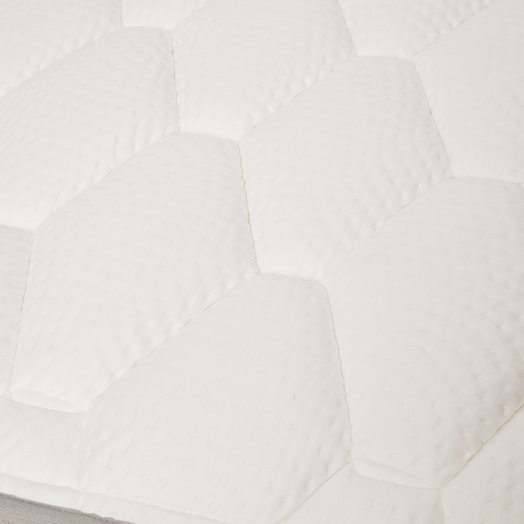 Lifestyle image of the  Baroque Articulated Firm Mattress Qb from Forty Winks