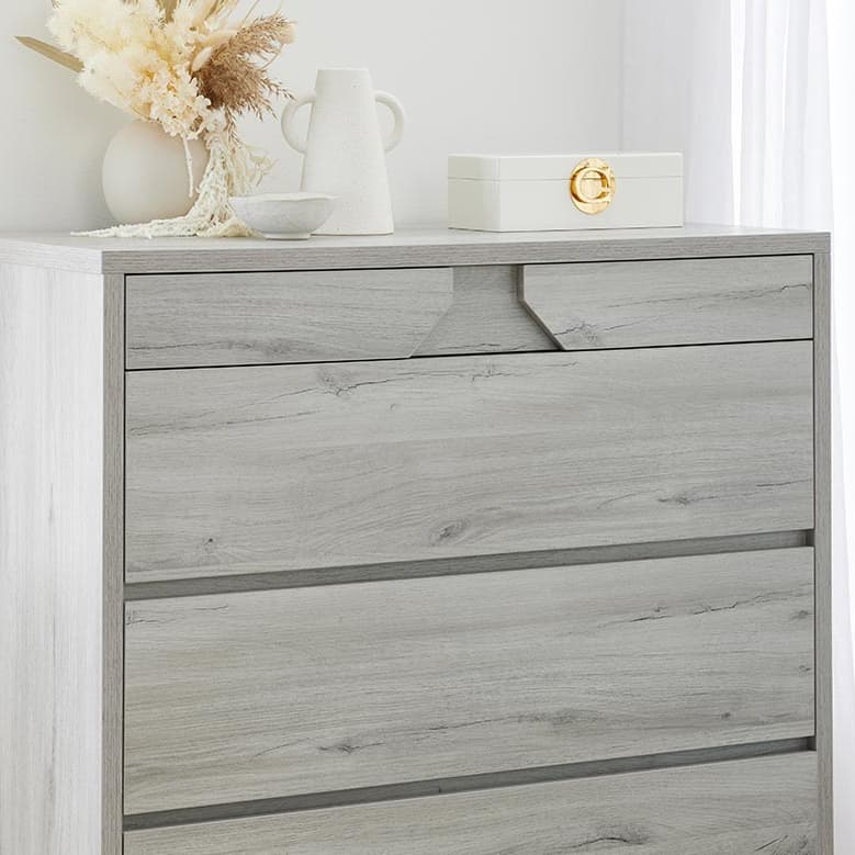 Lifestyle image of the Sovereign Tallboy from Forty Winks